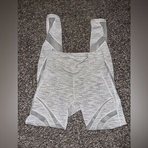 Women’s Lululemon Wunder Under High-RiseTight *Mesh 28" Size 4 White Stripe Grey